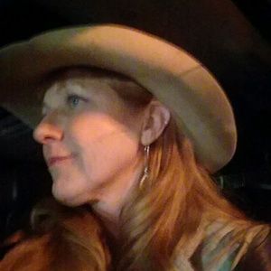 Meet your Posher, Tina